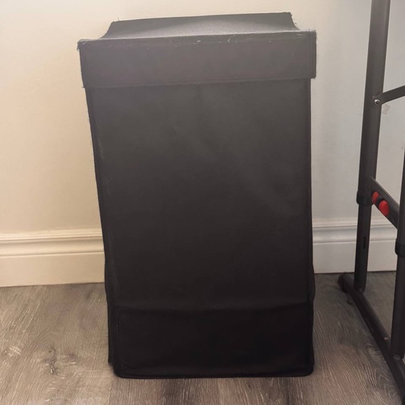 Laundry basket - Picture 1 of 1